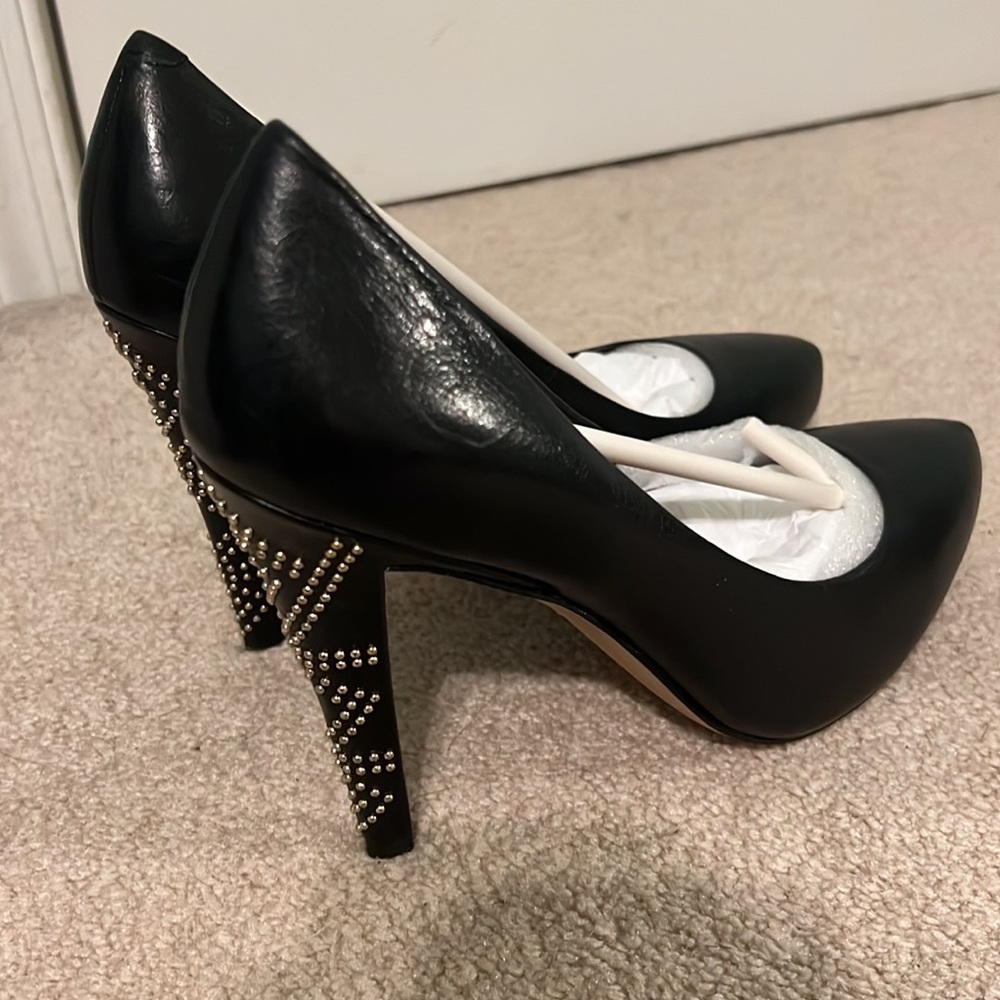 Vince Camuto Kaliope Black Leather Heels, Size 9M